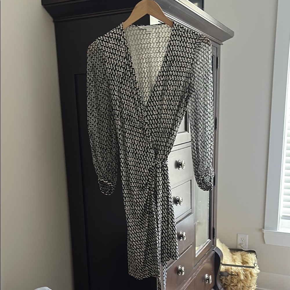DvF Black and White Patterned Wrap Dress